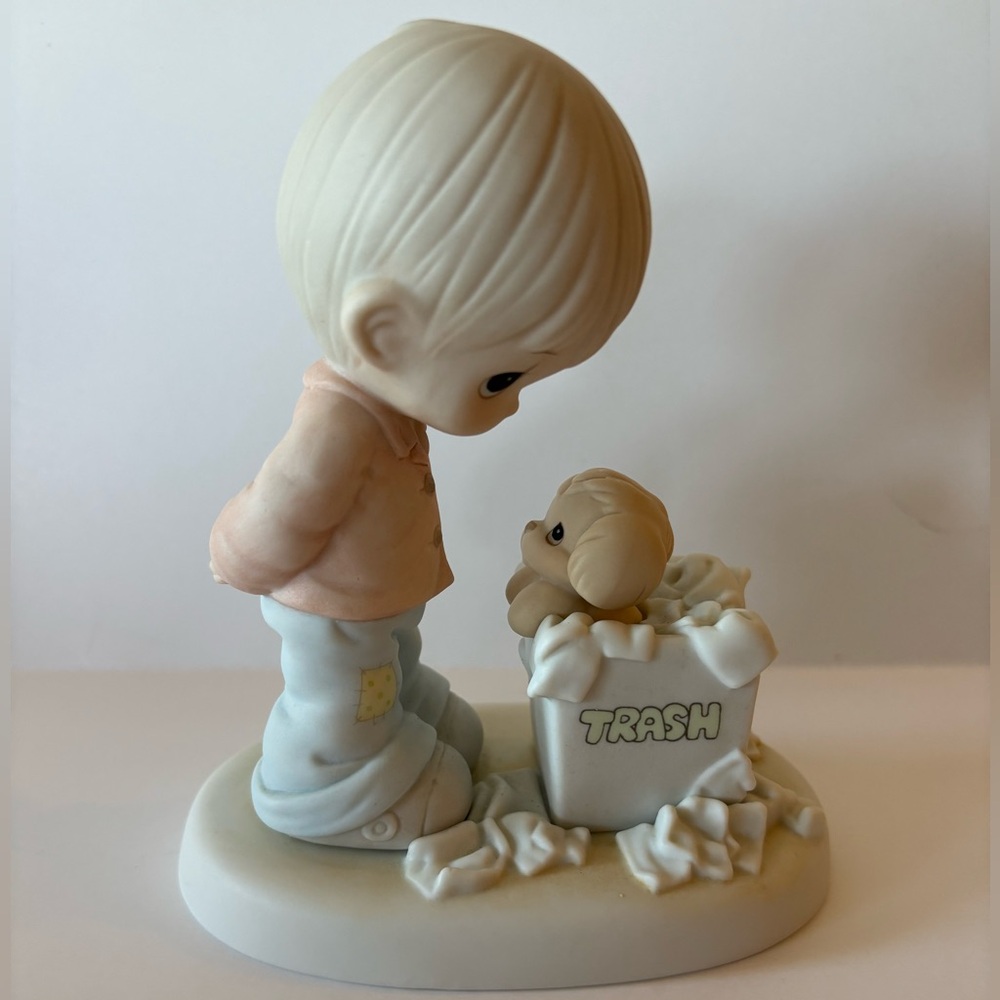Precious Moments “You Just Can’t Chuck A Good Friendship” Display #PM882